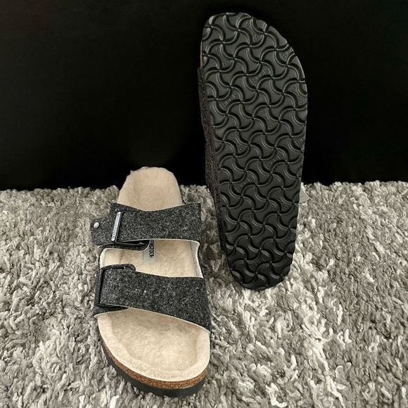 NIB Birkenstock Arizona Happy Lamb Women’s Sandals - Picture 9 of 11